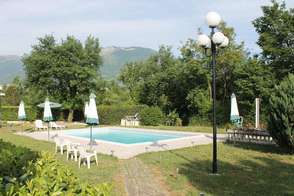 Residence La Piscina Isola del Gran Sasso dʼItalia Dış mekan fotoğraf